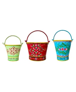 Lot de 3 paniers de rangement en fer forgé peints de motifs floraux pour jardin, ferme, maison, hôtel, entrée, console et décoration - Product Image 3
