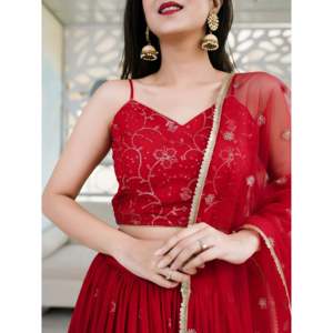 Robe de soirée en georgette brodée rouge, style lehenga choli - Product Image 2