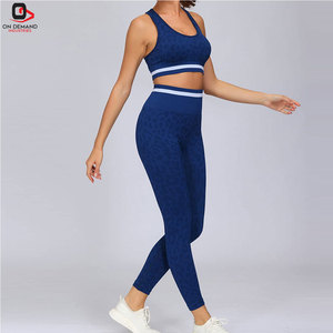 Conjunto de Yoga sin Costuras para Mujer, Leggings y Top Corto Elásticos y Elegantes, Ideales para Entrenamiento Diario y Yoga - Product Image 6