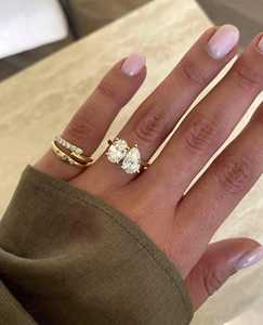 Anillo de compromiso Toi et Moi con 3 diamantes cultivados en laboratorio, ovalados y en forma de pera, anillo de diamantes Toi et Moi en oro de 14k, certificado por IGI. - Product Image 6