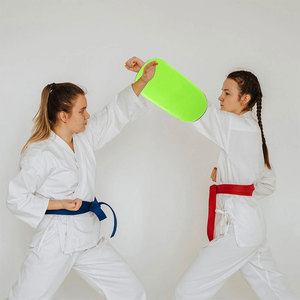 Protector de Boxeo Muay Thai de Cuero de Alta Calidad OEM, Almohadillas Tailandesas con Acolchado Grueso para Entrenamiento de Taekwondo - Product Image 3