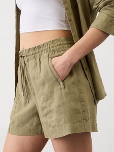 Short en mélange de lin pour femme respirant et léger avec coupe ample pour un usage quotidien ou des vacances - Product Image 1