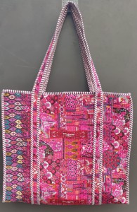 Sac fourre-tout matelassé en coton vintage style bohème patchwork avec deux poignées et fermeture éclair, idéal pour la plage, le quotidien, les voyages et le shopping pour femme, style Kantha. - Product Image 2