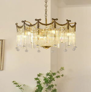 Un majestuoso adorno de corona de latón envuelto en tubos de vidrio rectos y gemas esféricas colgantes, disponible a precios de mayorista. - Product Image 1