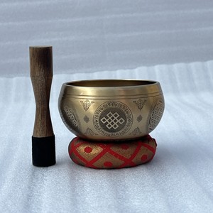 Bol chantant tibétain en laiton de haute qualité Evana avec marteau et coussin pour la méditation et la thérapie, décoration d'intérieur, bol sonore - Product Image 4