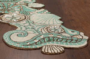 Chemin de table artisanal à thème côtier avec coquillages et perles, multicolore, pour décoration de table de plage ou de mariage - Product Image 5