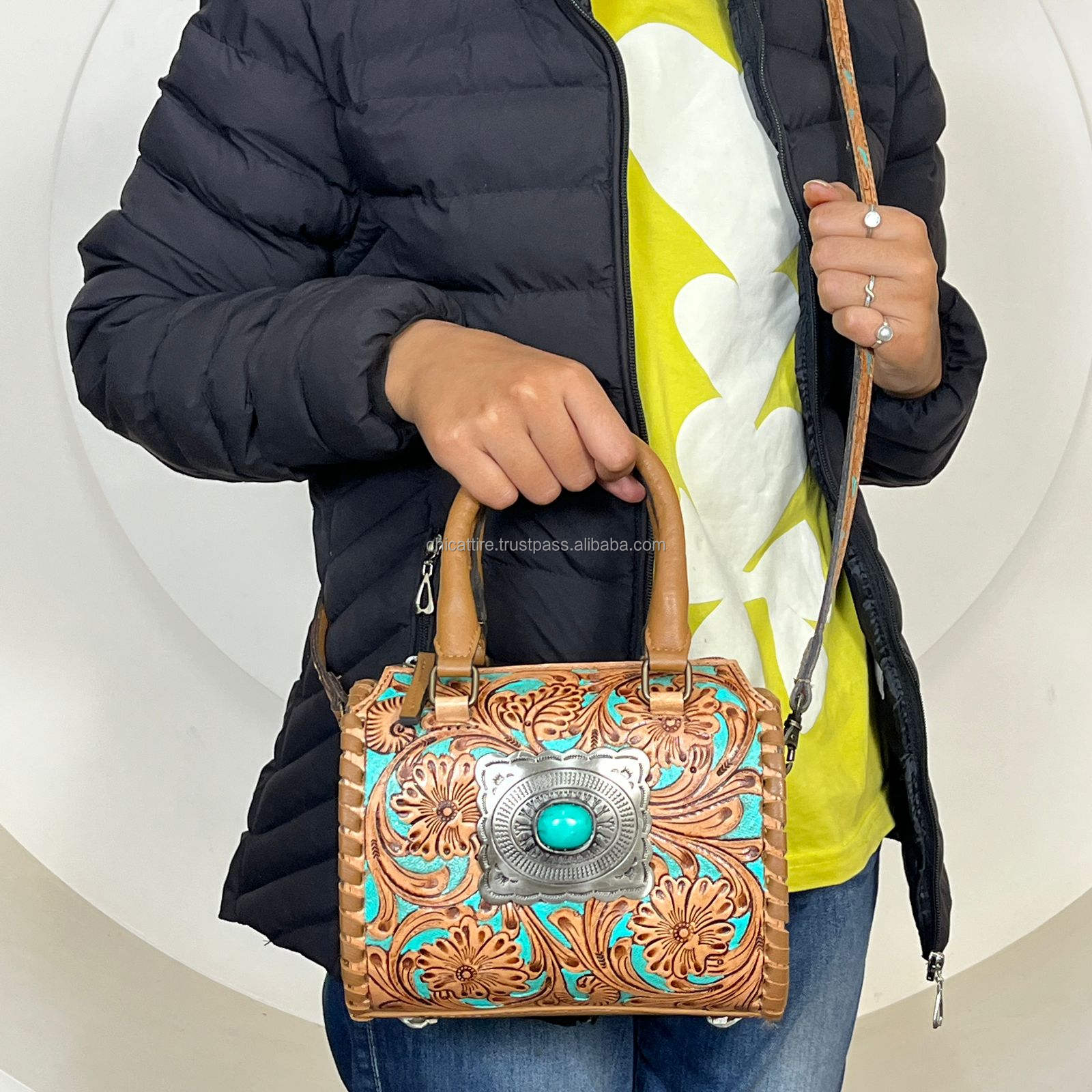 สีแทนและสีเทอร์ควอยซ์