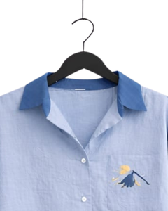 Ensemble deux pièces décontracté pour femme : chemise bleu clair et pantalon large bleu, en coton et lin, avec poches brodées florales, idéal pour l'été - Product Image 6