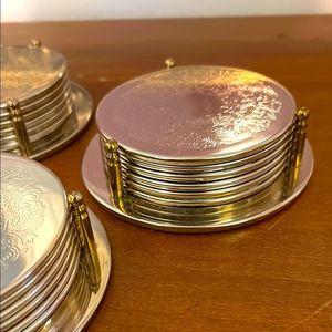 Posavasos Metálicos de Diseño Artístico para Proyectos Hoteleros de Lujo, Espacios de Gastronomía Fina y Accesorios Decorativos para Mesa - Product Image 1