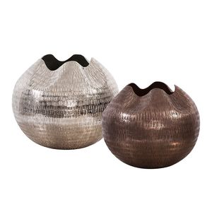 Nouvel ensemble de deux vases à fleurs au design moderne, faits à la main, pour la décoration intérieure et hôtelière - Product Image 2