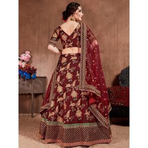 Blooming Dark Maroon Colored Nupcial Desgaste Diseñador Bordado Lehenga choli - Product Image 2