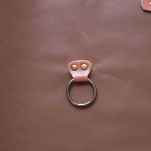 Delantal de Soldadura de Cuero de Estilo Artesanal Clásico con Correas Ajustables, Diseño con Múltiples Bolsillos para Herramientas - Product Image 6