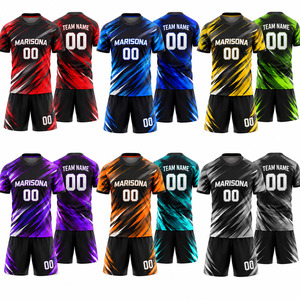 Tenue de football personnalisée pour jeunes, ensemble maillot et short respirant sublimé pour clubs et académies - Product Image 2