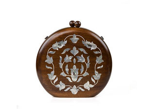 Bolso de mano de madera con incrustaciones de nácar hecho a mano, con un elegante acabado de lujo, para invitadas de bodas, eventos nupciales y fiestas. - Product Image 6
