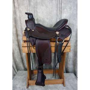 Silla de montar inglesa cómoda y ecológica de cuero y madera con diseño grabado de árbol y caballo, fabricada en India, artículos en stock - Product Image 5