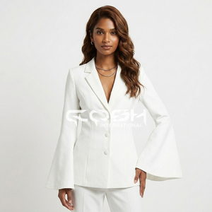 Blazer blanc élégant pour femme Cosh International Greek Apparel, coupe droite, manches évasées, mélange laine et polyester, col cranté - Product Image 1