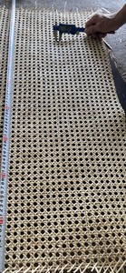 Rouleau de cannage en rotin blanchi 36 pouces / Maille ouverte pour réparation de chaises Usine de cannage en rotin au Vietnam 39 ANGLE - Product Image 4