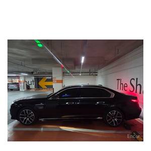 BMW Série 7 740i xDrive M Sport 2024, conduite à gauche, boîte automatique, 25 000 km, excellent état - Product Image 3