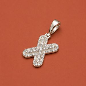 Pendentif personnalisé en argent 925 serti de diamants en moissanite avec initiales - Product Image 2