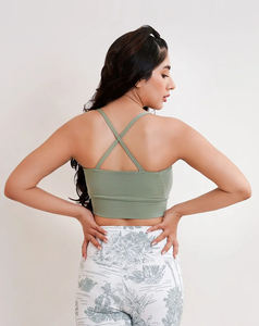 Soutien-gorge de sport et de yoga pour femme, de qualité supérieure, à bretelles croisées, col en U, léger, sans couture, respirant, maintien élevé, couleur unie, fermeture avant - Product Image 2