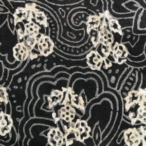 ผ้าฝ้ายพิมพ์ลายด้วยมือสีดำและสีขาว ลายดอกไม้เพสลีย์แบบดั้งเดิม |   ตลาดขายส่งเจียปุร์ - Product Image 1