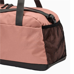 Sac de sport de haute qualité, matériau durable, design personnalisé, pour entraînement sportif, équipement de sport et voyages. - Product Image 5