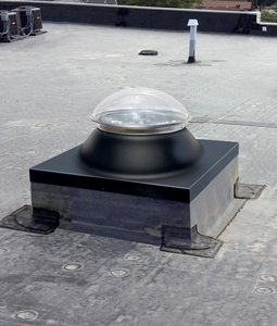 Base de Techo de FRP Personalizada, Base de Plástico Reforzado con Fibra para Montaje de Equipos de Ventilación, Turbinas y Claraboyas en Almacenes Industriales - Product Image 1