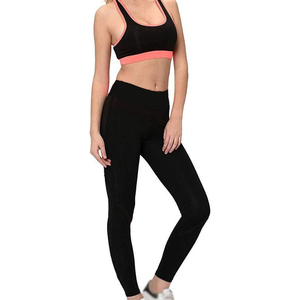 Nouvel ensemble de yoga réversible pour femmes, grande taille, séchage rapide, deux pièces, couleur unie, haute qualité, personnalisable, vêtements de fitness fabriqués au Pakistan - Product Image 1