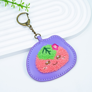 Porte-clés personnalisé en cuir Remplissage en coton Motif de dessin animé Hotsale Porte-clés fruits Porte-clés en cuir avec composants métalliques - Product Image 3