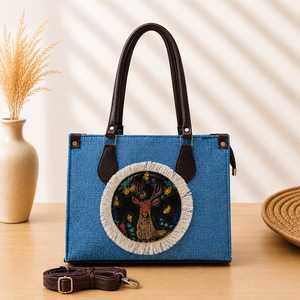 Sac fourre-tout en PU tissé personnalisé, imprimé cerf, fermeture éclair, imperméable, grande capacité, sangle amovible pour femme, pour le quotidien, les voyages et le shopping - Product Image 2