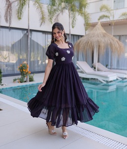 Nueva Colección Exclusiva de Vestidos Elegantes con Bordado de Cuentas Pesadas en Tela de Seda Georgette para Bodas y Festivales - Product Image 1