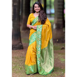 Sari de Seda Suave Amarillo con Bordado Floral y Zari, Vestido de Noche Elegante con Contraste Tejido, 0.65g - Product Image 4