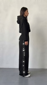 Ensemble sweat à capuche court en strass et pantalon large noir, tenue streetwear, logo personnalisé, impression numérique hiver - Product Image 3