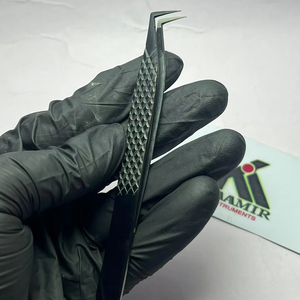 Pince à épiler professionnelle Kaamir Instruments en acier inoxydable noir anti-magnétique à forte adhérence pour extensions de cils en salon - Product Image 4