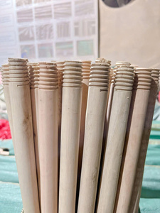 Wooden Broom Handle Wooden Broom Handle Pine Wood Smooth Varnished Finish Long Lasting Factory Wooden Broom Stick Eucalyptus - Product Image 1