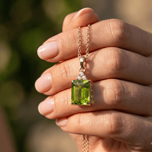 Nouveauté 2026 : Pendentifs et Breloques de Luxe en Or Blanc 14K avec Pierre de Naissance d'Août (Peridot Taillé Émeraude) – Cadeau Idéal pour la Confiance du Lion - Product Image 3