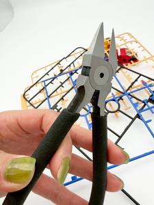 Pince à bec effilé Fujiya F-107SL de qualité industrielle en acier, à lame simple, avec poignée en plastique souple, métrique, OEM, pour la découpe de modèles en plastique - Product Image 6