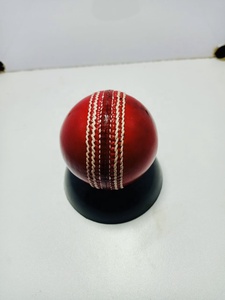 Boule de crème et d'équipement en cuir, ruban et vêtements pour enfants et tout-petits - Product Image 4