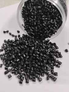 Granulés et pastilles de masterbatch noir brillant écologique les plus vendus pour le moulage par injection de plastique PP PE HDPE LDPE LLDPE, film. - Product Image 3