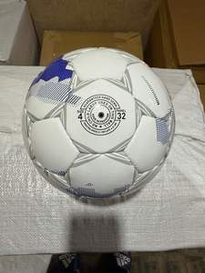 Balones de fútbol de fantasía a precios de mayoreo, personalizados, de Sialkot, Pakistán. Balones de fútbol Soulier de tamaño 5 y 4 para partidos oficiales. - Product Image 3