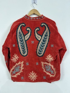 Chaqueta de terciopelo Suzani para mujer, chaqueta de invierno hecha a mano, bordada, color naranja oscuro, estilo bohemio hippie. - Product Image 6