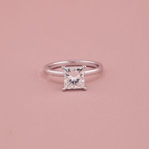 Anillo de Diamante Solitario Corte Princesa de Moda, Oro Blanco con Diamantes Creados en Laboratorio, Joyería Fina para Mujer, Anillo de Compromiso, Proveedor Indio B2B - Product Image 5