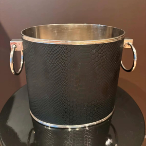 Refroidisseur à vin noir et argenté pour restaurants, hôtels et fêtes – Seau à boissons élégant pour table, fabriqué en Inde - Product Image 1