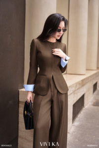 Blazer élégant pour femme à manches longues sans col LYDIA, couleur marron, en stock, uni - Product Image 4