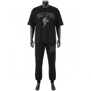Ensemble t-shirt et pantalon pour homme en jersey de coton mélangé premium 220 GSM, noir, avec panneau latéral à strass et logo personnalisé. - Product Image 6