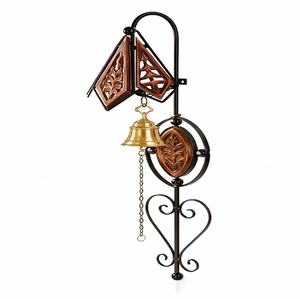 Cloche de temple en laiton lisse suspendue à une chaîne lourde avec un crochet, cloche murale en laiton disponible à prix de gros. - Product Image 2