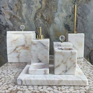 Ensemble d'accessoires de salle de bain de luxe 6 pièces, organisateur de salle de bain décoratif en résine, distributeur de savon, porte-brosse à dents - Product Image 4