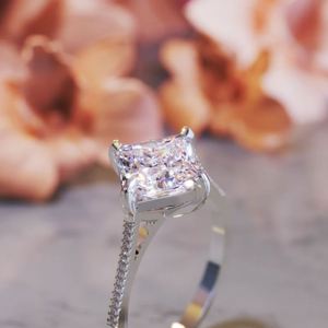 Anillo de Compromiso de Plata de Ley 925 con Corte Princesa y Moissanita, Anillo de Piedras Preciosas de Lujo Chapado en Oro para Aniversario de Bodas - Product Image 4