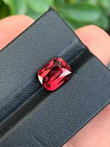 Pierre précieuse naturelle de grenat rhodolite rouge taille coussin 2,00 carats, certifiée par un tiers, origine Rajasthan, pour la fabrication de bijoux, vente en gros - Product Image 4