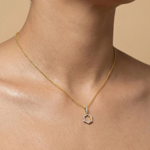 Collar de Lujo para Mujer con Colgante Hexagonal Chapado en Oro de 18K, Diamantes con Corte Baguette y Piedras Preciosas de Colores, Cadena de Caja - Product Image 4